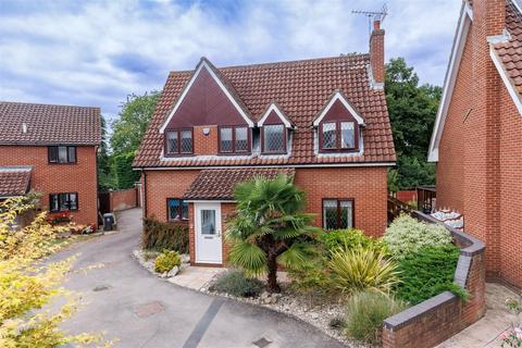 7 Chevely Close, Coopersale, Epping, CM16 7RL
