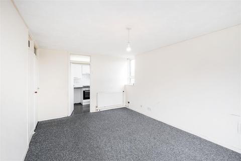 2 bedroom flat for sale, Gardner Close, Wanstead