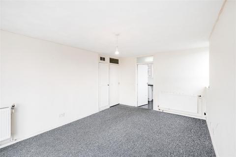 2 bedroom flat for sale, Gardner Close, Wanstead