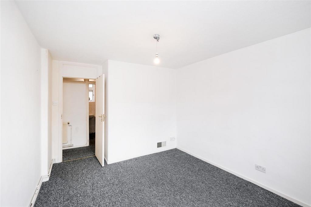 9 Gardner Close-7.jpg