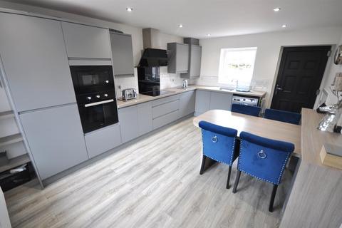 Plantation House Plantation Road, Thorne, Doncaster, DN8 5EA