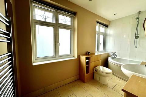 31 Selwyn Crescent, Welling, DA16 2AP