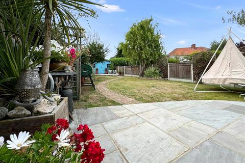 31 Selwyn Crescent, Welling, DA16 2AP