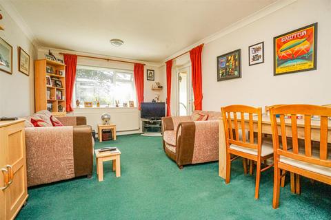 3 bedroom flat for sale, Hollington Park Road, St. Leonards-On-Sea