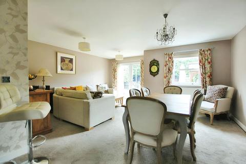 undefined, London Road, Cheltenham GL52