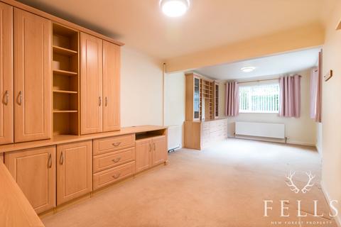 13 Bracken Close, Ashley Heath, Ringwood, BH24 2HF