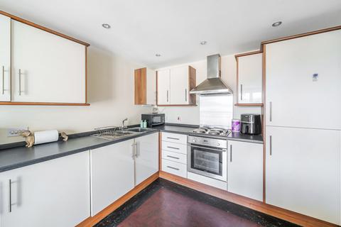 2 bedroom flat for sale, Henconner Lane, Bramley, Leeds, West Yorkshire, UK, LS13