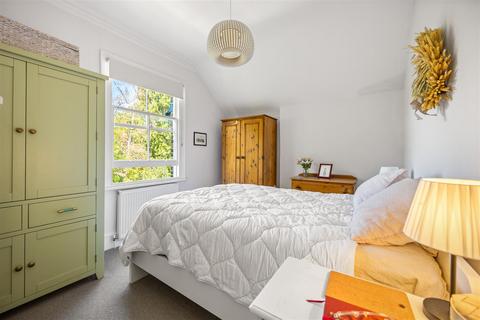 2 bedroom flat for sale, Downside Crescent, Belsize Park NW3