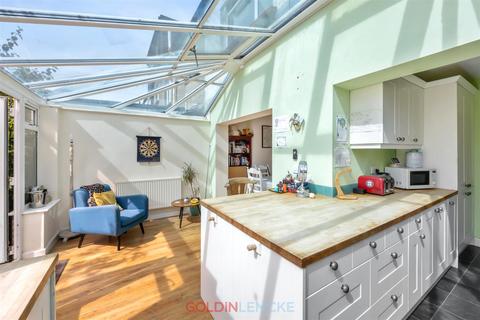 30 Deacons Drive, Portslade, Brighton, BN41 2FJ