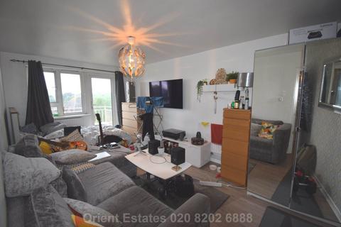 2 bedroom flat for sale, Upper Fosters, London