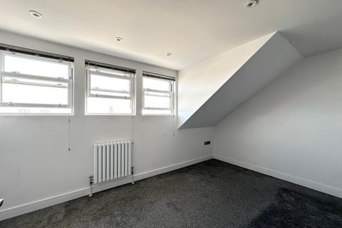 2 bedroom penthouse to rent, Belmont Road, Ramsgate, CT11