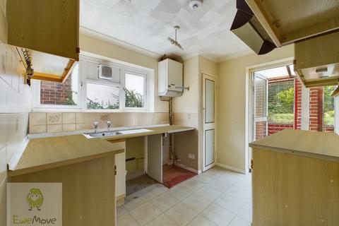 132 Lancelot Avenue, Strood, Rochester, ME2 2YX