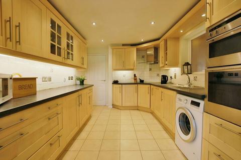 2 Birch Close, Charlton Kings, Cheltenham, GL53 8PJ
