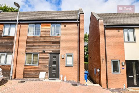 6 Cairns Close, Lichfield, WS14 9TP