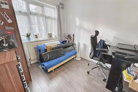 2 bedroom flat for sale, Dawlish Road, Leyton