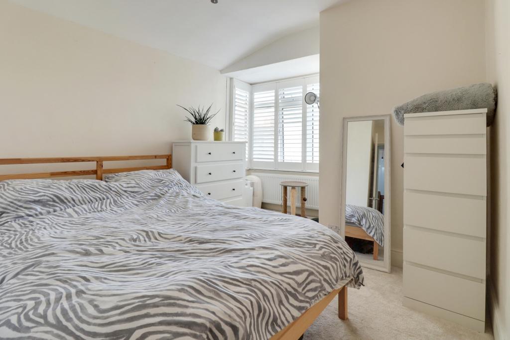 Raleigh Road, Exmouth, EX8 2RX 2 bed flat - £195,000