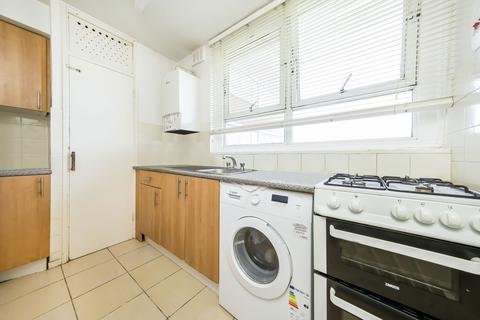 2 bedroom flat for sale, Keevil Drive, London, SW19 6TA