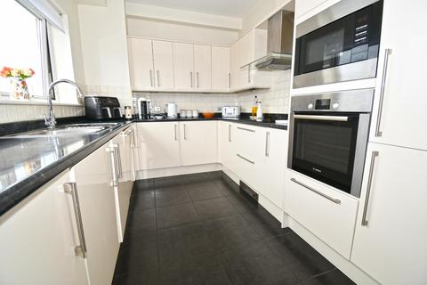 2 bedroom apartment for sale, High Road, Broxbourne EN10