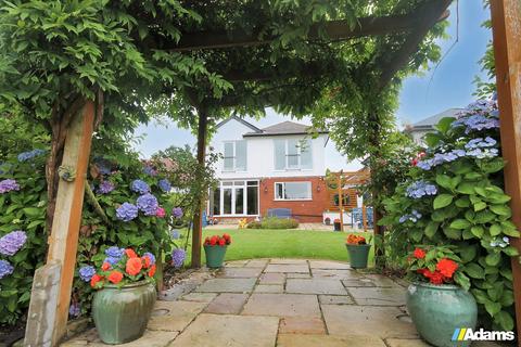 4 bedroom detached house for sale, High Street, Hale Village