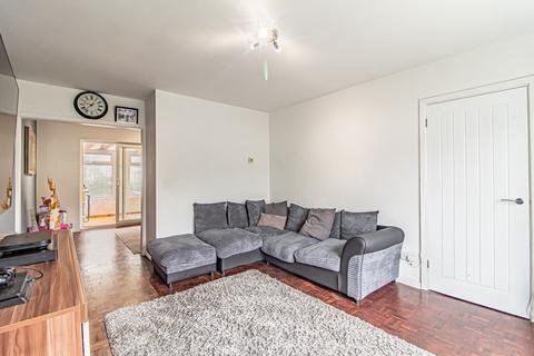 16 Towyn Way, Tonteg, Pontypridd, CF38 1NB