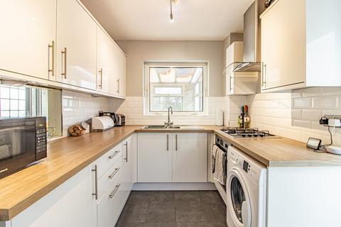 16 Towyn Way, Tonteg, Pontypridd, CF38 1NB