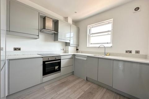 2 bedroom penthouse to rent, Belmont Road, Ramsgate, CT11