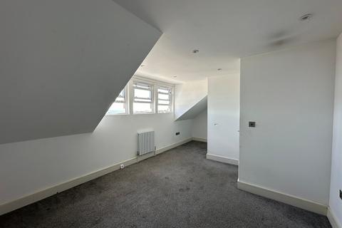 2 bedroom penthouse to rent, Belmont Road, Ramsgate, CT11