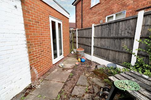 19 Moorfields, Stafford, ST16 1NH