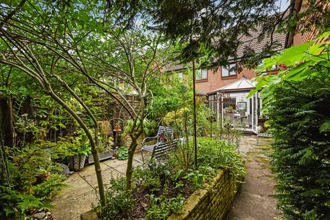 66 Bishopsgate Walk, Chichester, PO19 6FQ