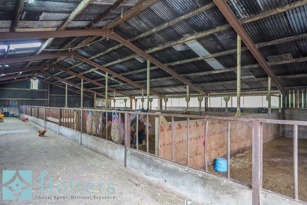 Outbuilding Interior 3 Angle 1.jpg