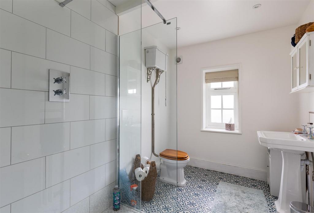 Family Shower Room