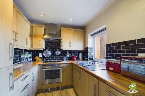 2 bedroom coach house for sale, MERRYWEATHER WAY, BASINGSTOKE, HAMPSHIRE, RG24