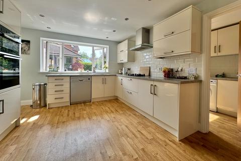 4 bedroom detached house for sale, Valerian Avenue, Titchfield Park