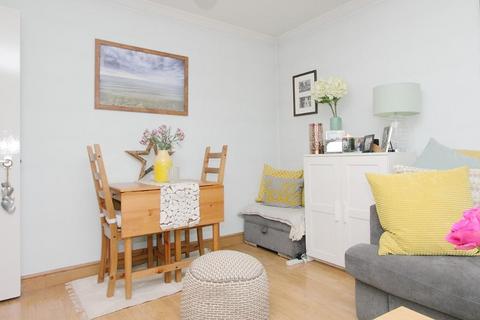 1 bedroom flat for sale, Gardner Court, Whitchurch, RG28