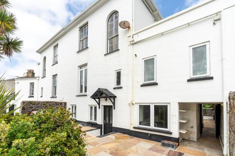 4 bedroom terraced house for sale, Rouge Bouillon, St. Helier, Jersey. JE2 3UU