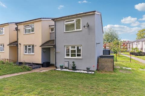 51 Ashleigh, Stevenage, SG2 9UL