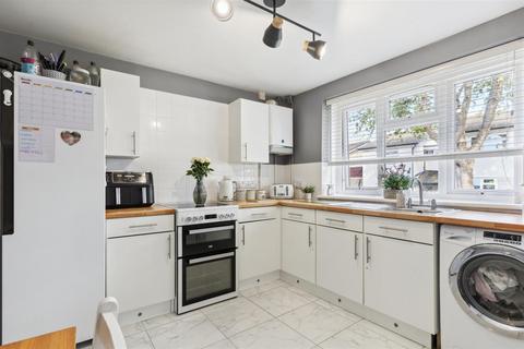51 Ashleigh, Stevenage, SG2 9UL