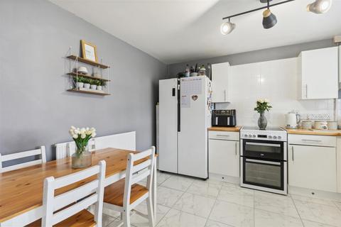 51 Ashleigh, Stevenage, SG2 9UL