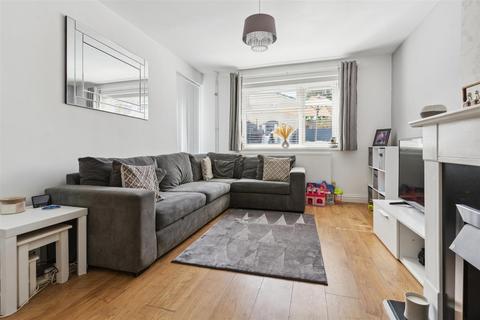 51 Ashleigh, Stevenage, SG2 9UL