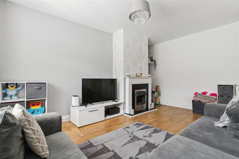 51 Ashleigh, Stevenage, SG2 9UL