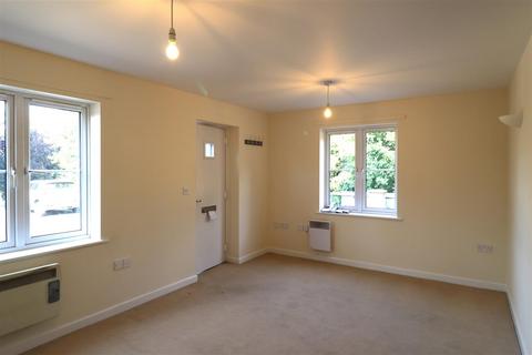 2 bedroom terraced house to rent, New Cheveley Road, Newmarket CB8