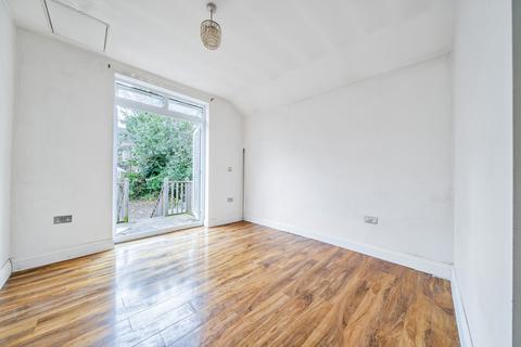 2 bedroom flat to rent, Woolwich Road London SE10