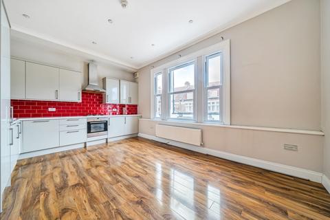 2 bedroom flat to rent, Woolwich Road London SE10