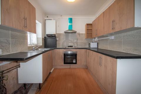 3 bedroom terraced house to rent, Kerrysdale Avenue, Leicester