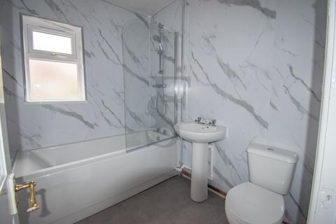 3 bedroom terraced house to rent, Kerrysdale Avenue, Leicester
