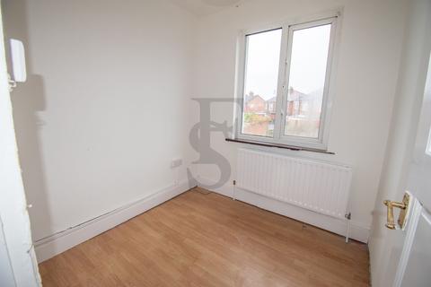 3 bedroom terraced house to rent, Kerrysdale Avenue, Leicester