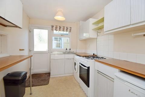 63 Devonshire Green, Farnham Royal, Slough, SL2 3DX