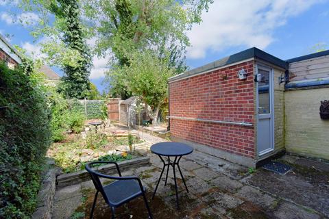 63 Devonshire Green, Farnham Royal, Slough, SL2 3DX