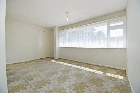 63 Devonshire Green, Farnham Royal, Slough, SL2 3DX