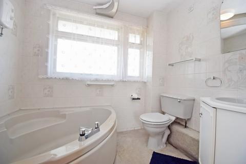 63 Devonshire Green, Farnham Royal, Slough, SL2 3DX